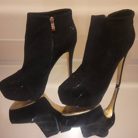 Bebe Booties - Picture 2 of 4